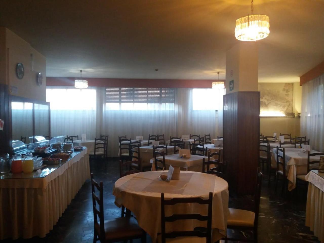 Columbus Urban Resort فلورنس المظهر الخارجي الصورة The dining room