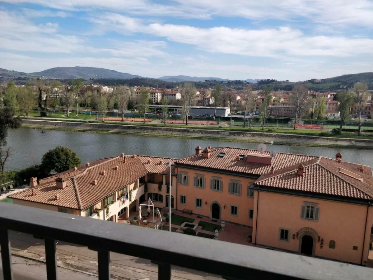 Columbus Urban Resort فلورنس المظهر الخارجي الصورة View of the Arno from the museum